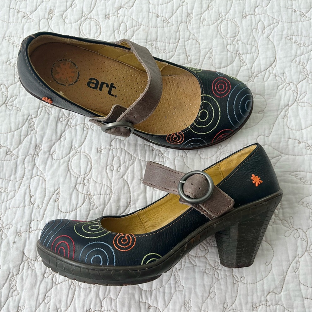 The Art Company vintage artsy leather Mary janes size EU 39